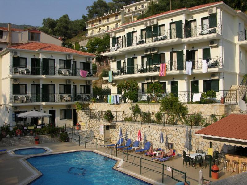 Akis Apartahotel